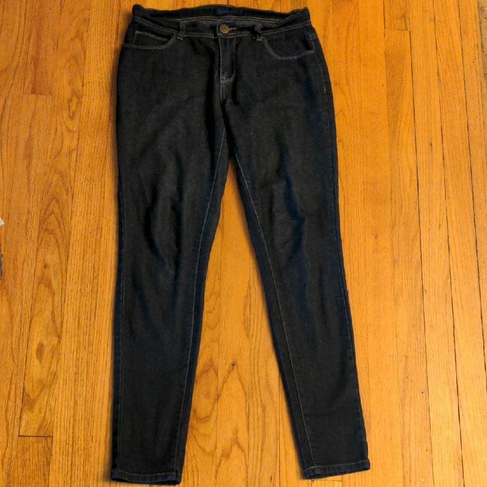 like NEW Aviva Classic dark wash skinny high rise Women's Jeans 30 waist